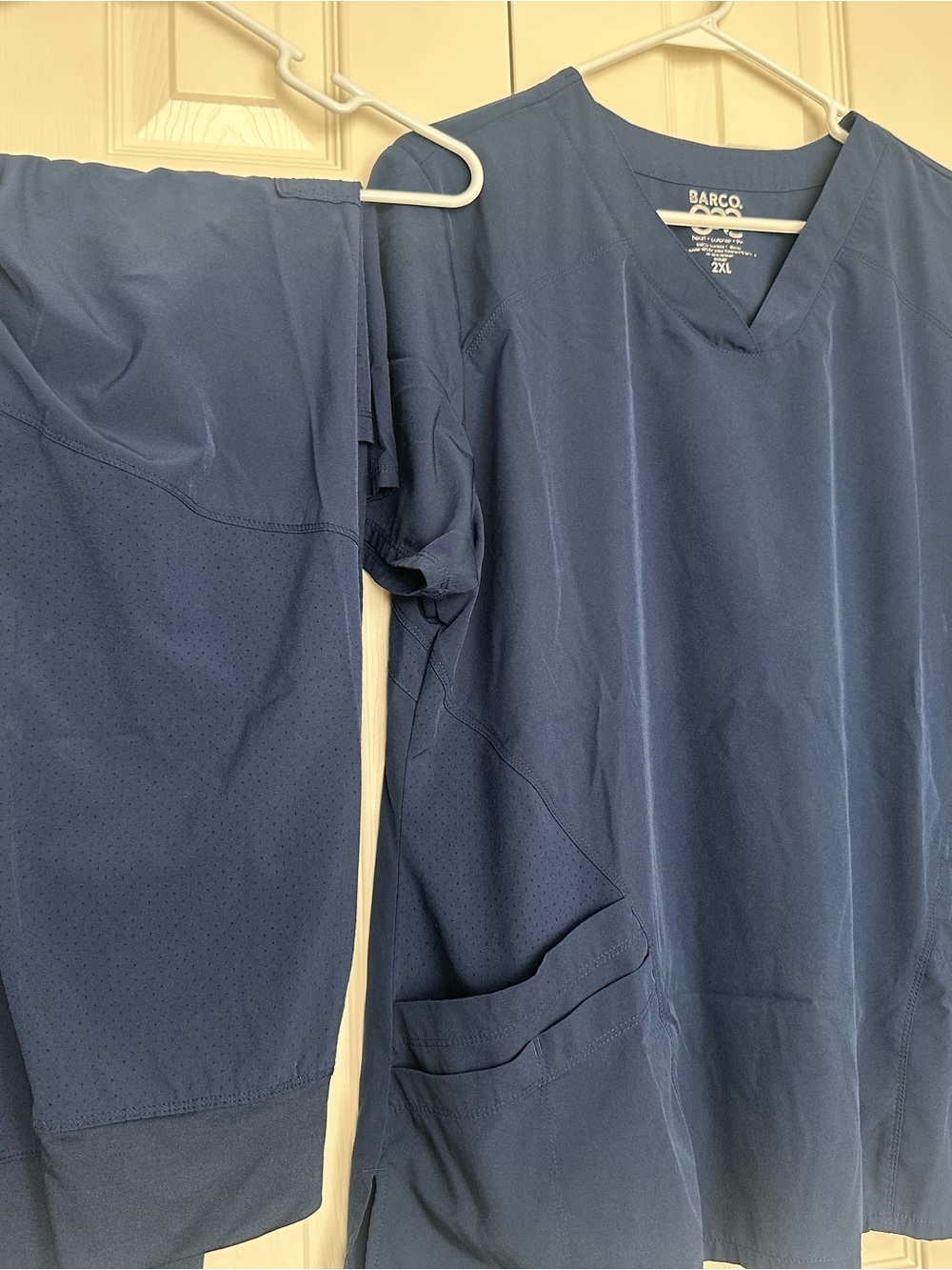 Barco One navy scrub set